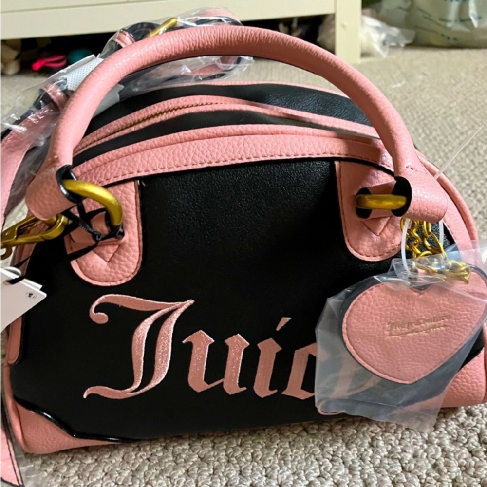 Juicy Couture Purse set. Brand new. Gift that wasn’t liked.
